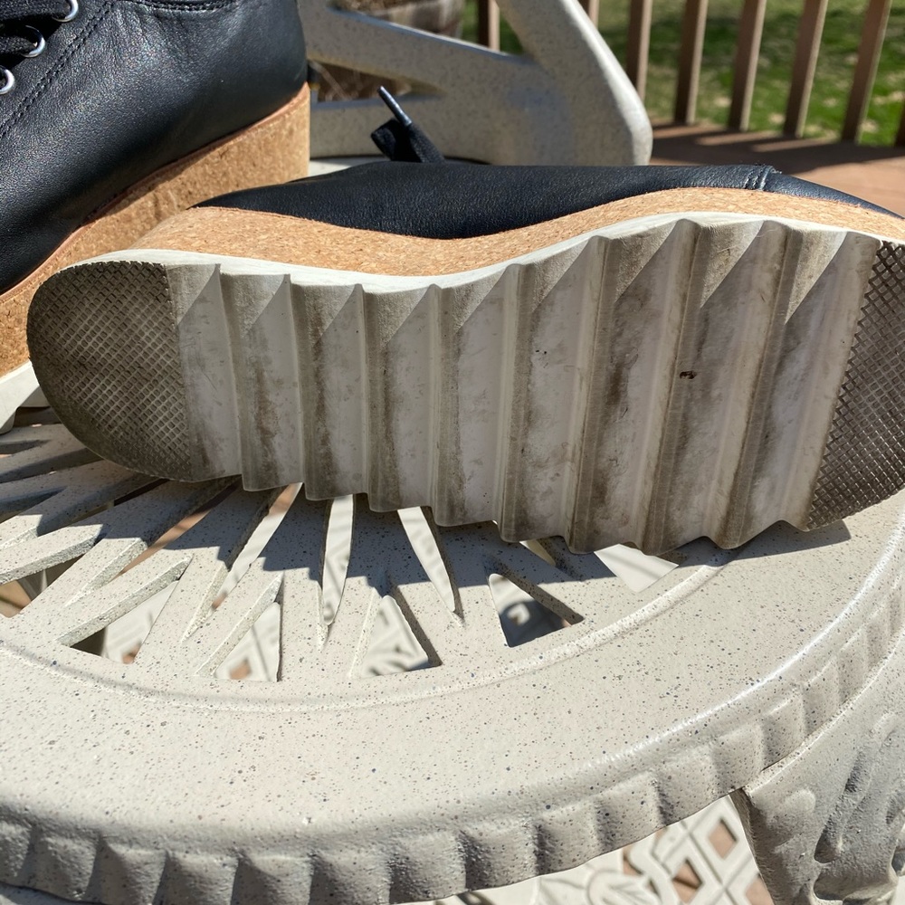 Shoes - Picture 5 of 5